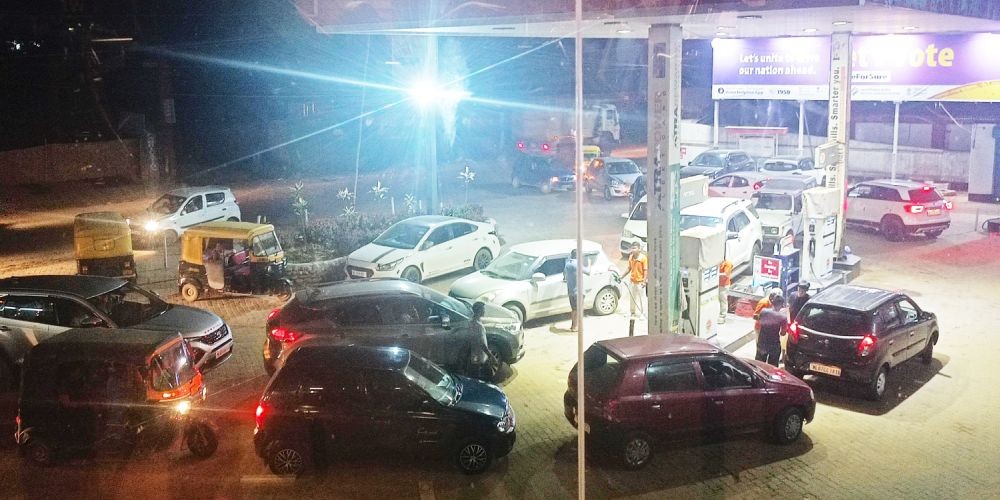 Vehicles seen in queue at a gas station in Dimapur on March 29 evening as news of a sudden proposed bandh by NEIPDA spread across social media.